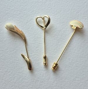 Vintage Gold Tone Brooch/Pins Set